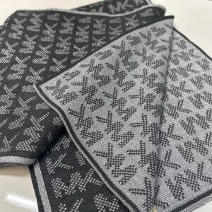Michael Kors Knit Scarf Grey Silver